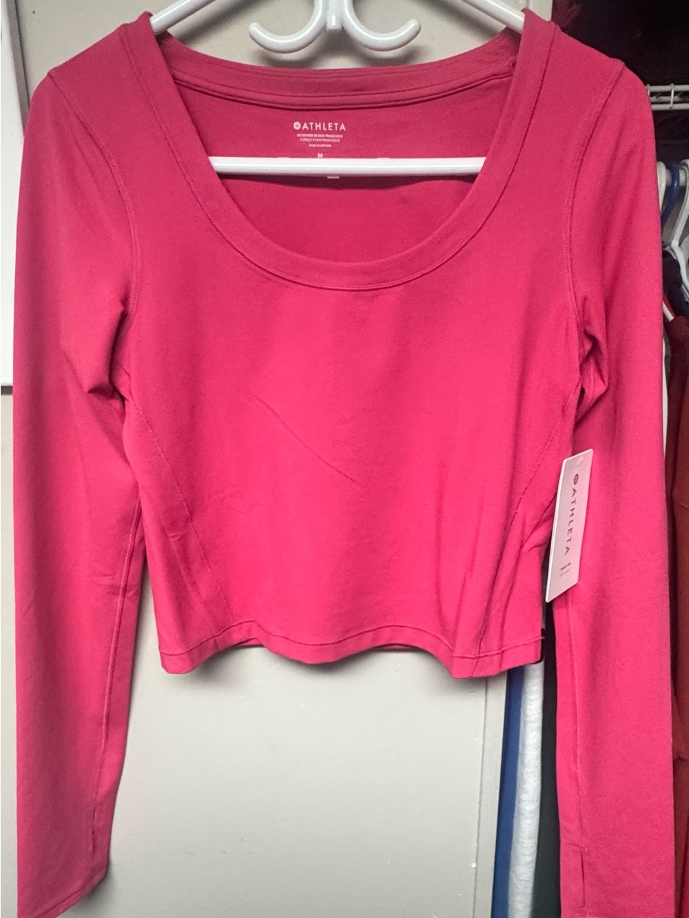 Athleta Shanti PowerVita Long Sleeve Crop Top Pink NWT Medium Thumbholes - Picture 11 of 12